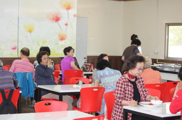 d00f17eb4fb1fe3f1843bb56fc7ed5f7_1434786