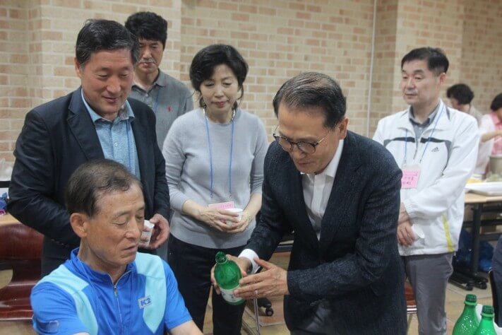 b2392e4f857d7cab2ce7e5cea334cd70_1558359