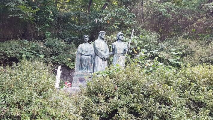 5d850a3bd09b2cc4beab1ddf95c6adfd_1570698